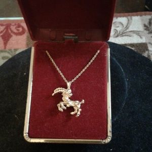 Ladies Horoscope14kt gold necklace with pendant (NWOT)"Holiday Special"